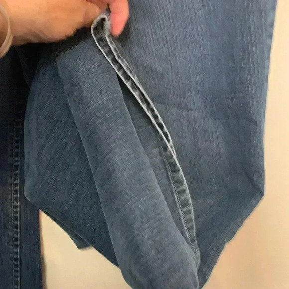 French Cuff NWOT high rise,  wide leg, mid-weight mid wash jeans Size 14 - Picture 4 of 8